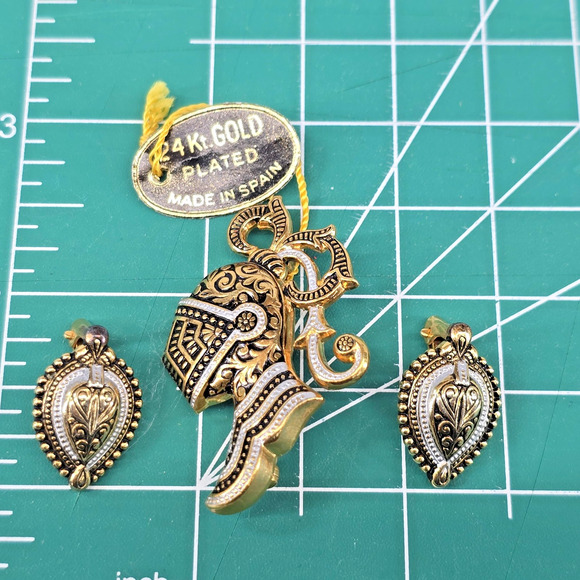 Brooch Knight Helmet w Shield Clip Earrings 24K Gold Plated Medieval Made Spain - Picture 5 of 9